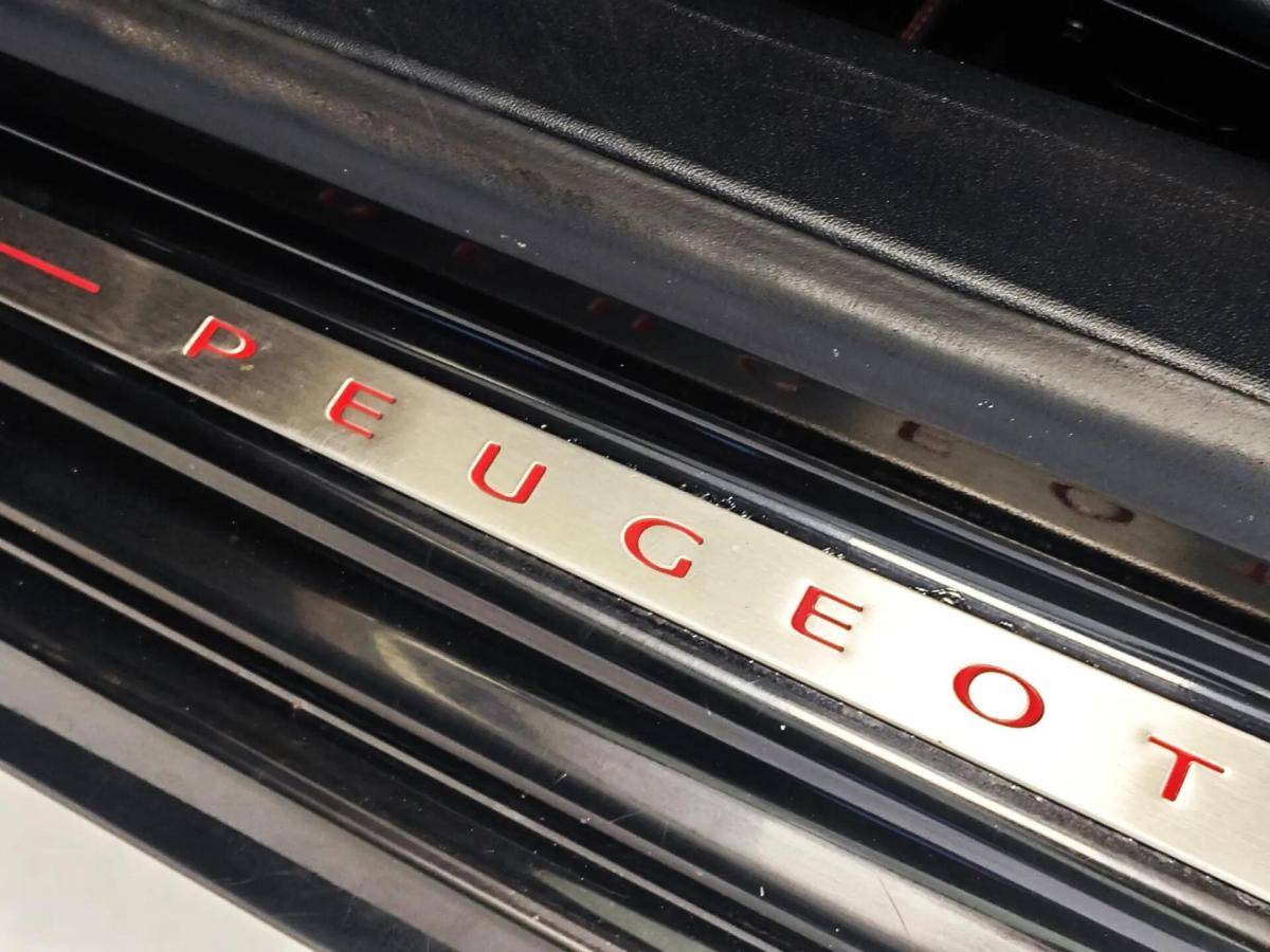peugeot-208-2013-gasolina-1598cc