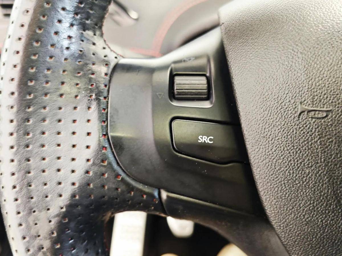 peugeot-208-2013-gasolina-1598cc