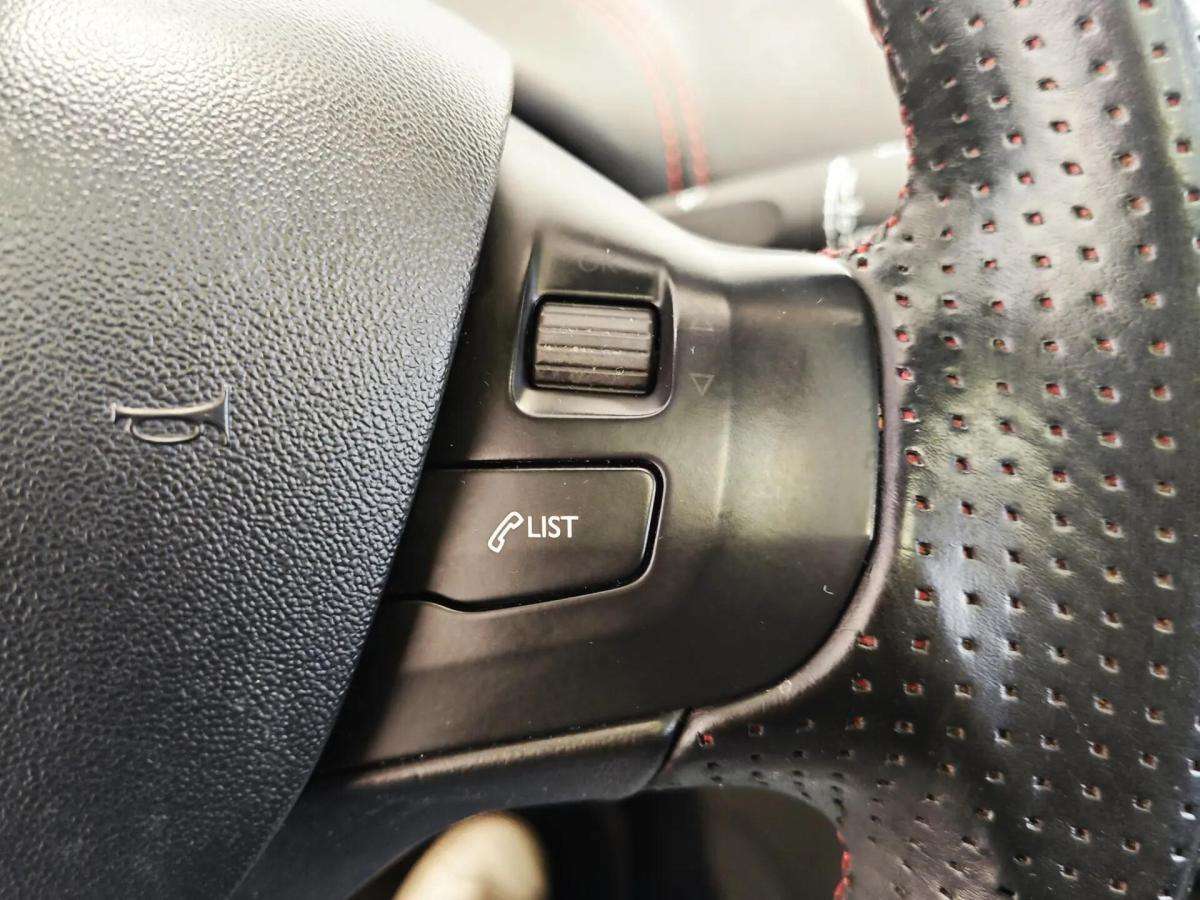 peugeot-208-2013-gasolina-1598cc
