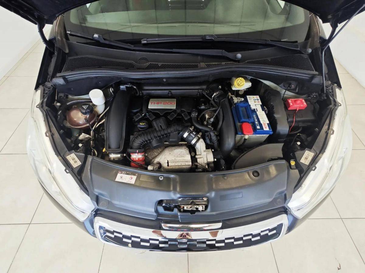 peugeot-208-2013-gasolina-1598cc