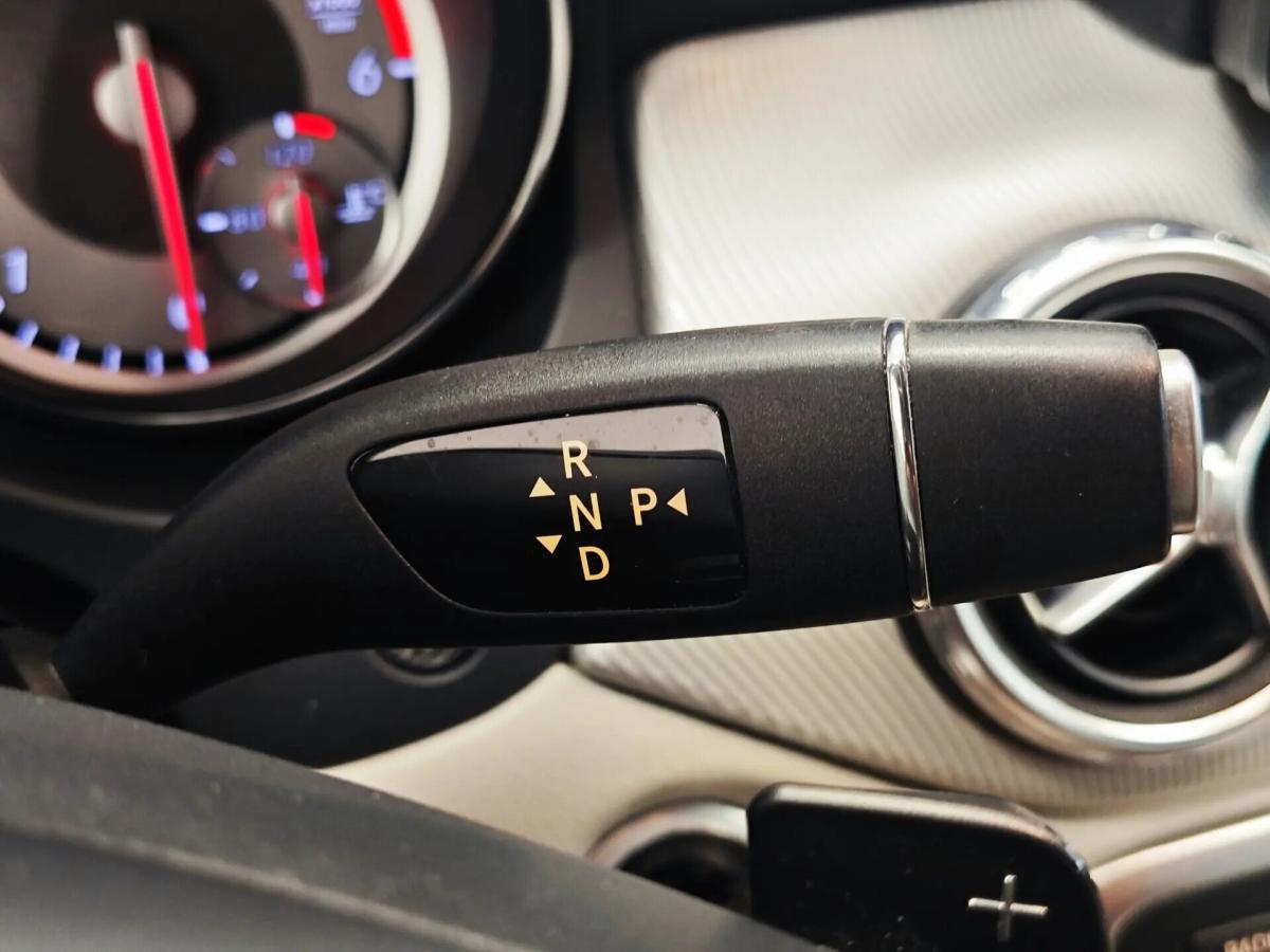mercedes-benz-gla-200-cdi-2014-diesel-2143cc