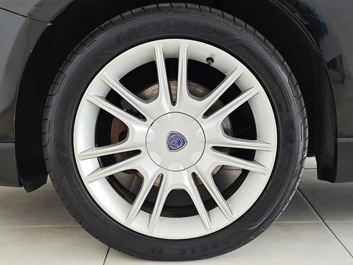 lancia-delta-2008-diesel-1598cc
