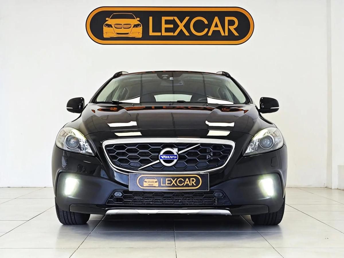 volvo-v40-cross-country-2014-diesel-1560cc