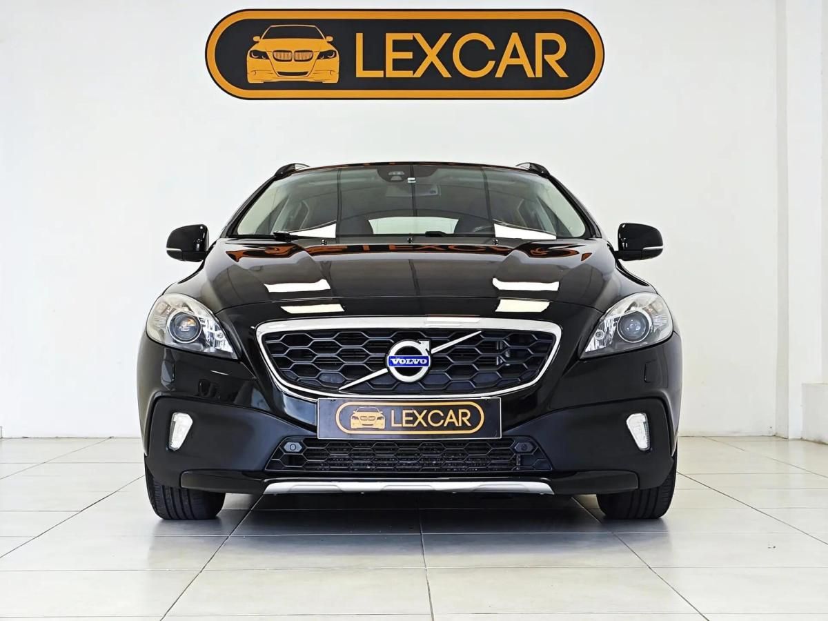 volvo-v40-cross-country-2014-diesel-1560cc