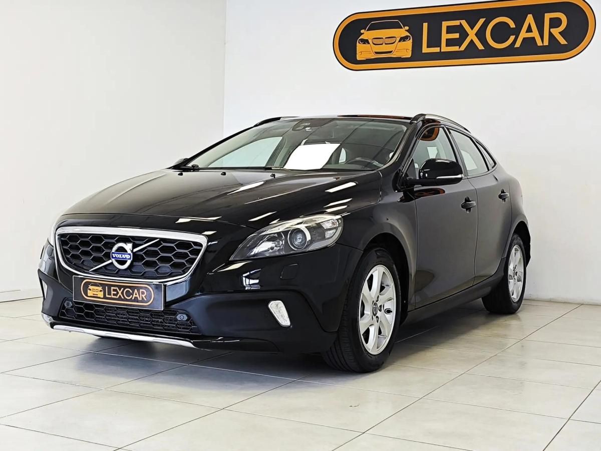 volvo-v40-cross-country-2014-diesel-1560cc