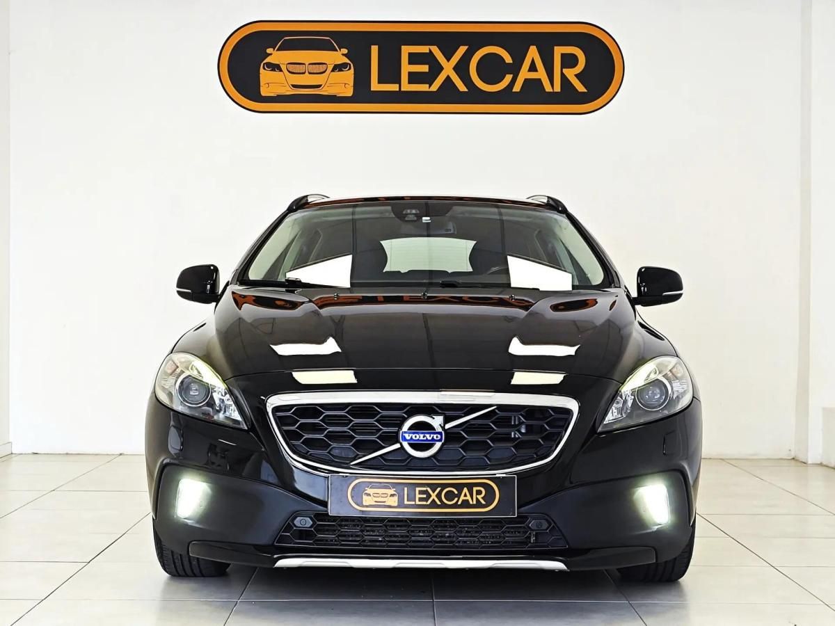 volvo-v40-cross-country-2014-diesel-1560cc