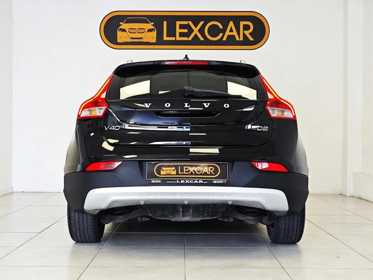 volvo-v40-cross-country-2014-diesel-1560cc