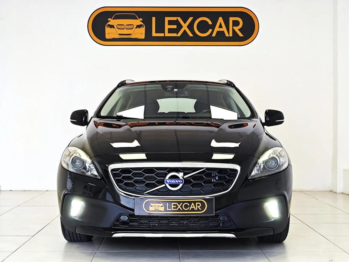 volvo-v40-cross-country-2014-diesel-1560cc