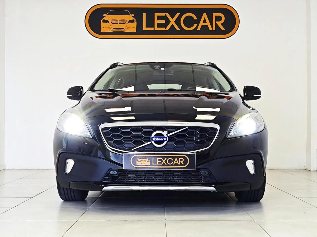 volvo-v40-cross-country-2014-diesel-1560cc