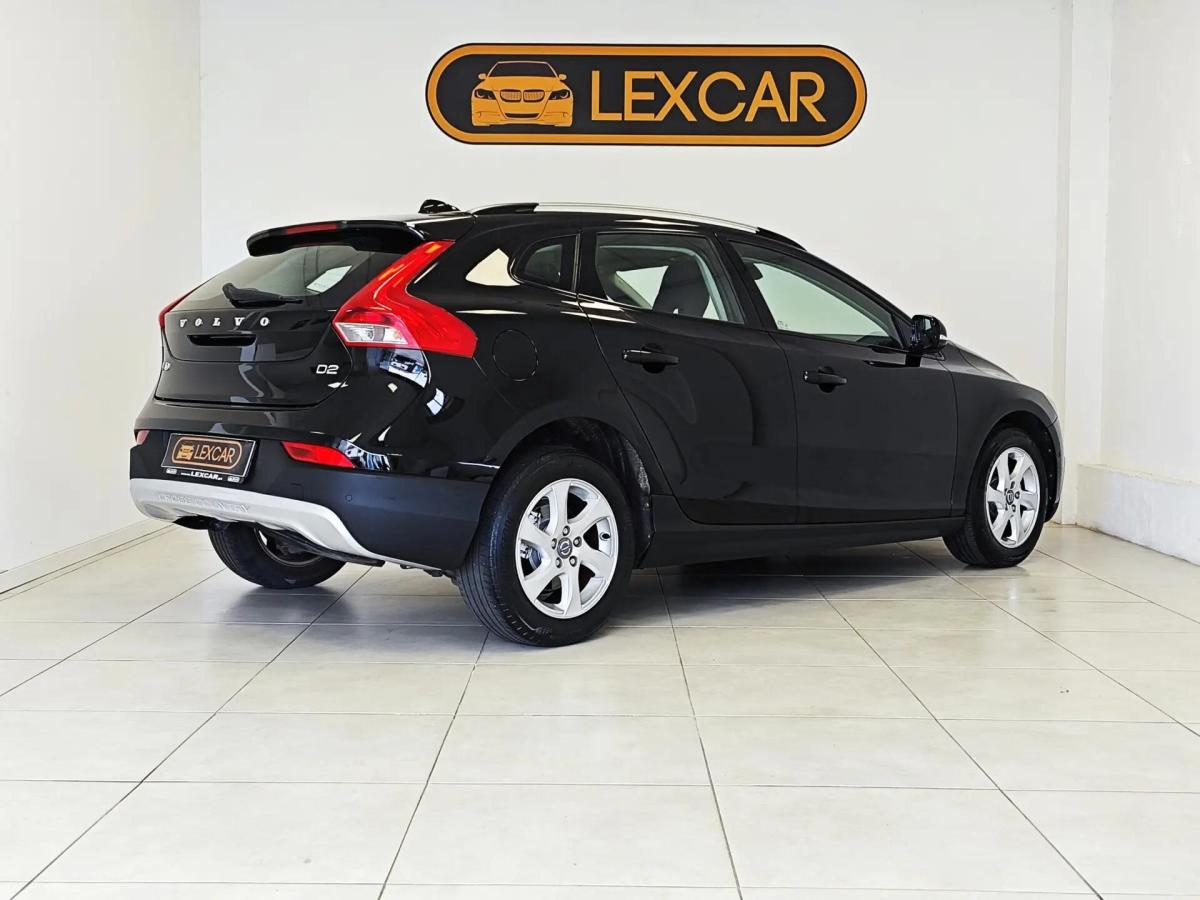 volvo-v40-cross-country-2014-diesel-1560cc