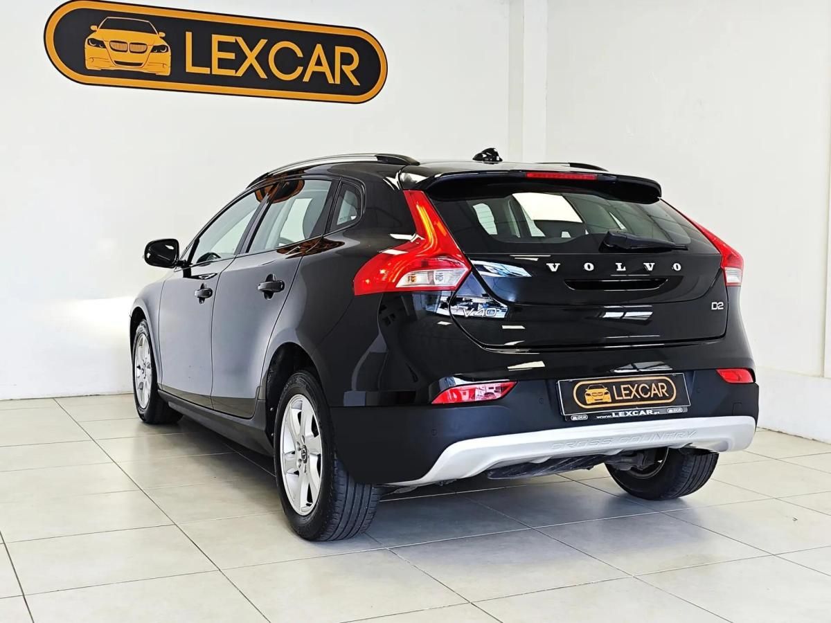 volvo-v40-cross-country-2014-diesel-1560cc