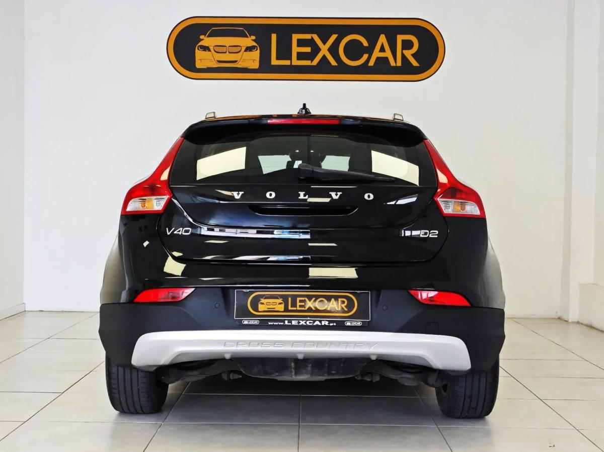 volvo-v40-cross-country-2014-diesel-1560cc
