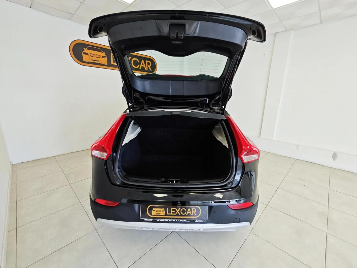 volvo-v40-cross-country-2014-diesel-1560cc