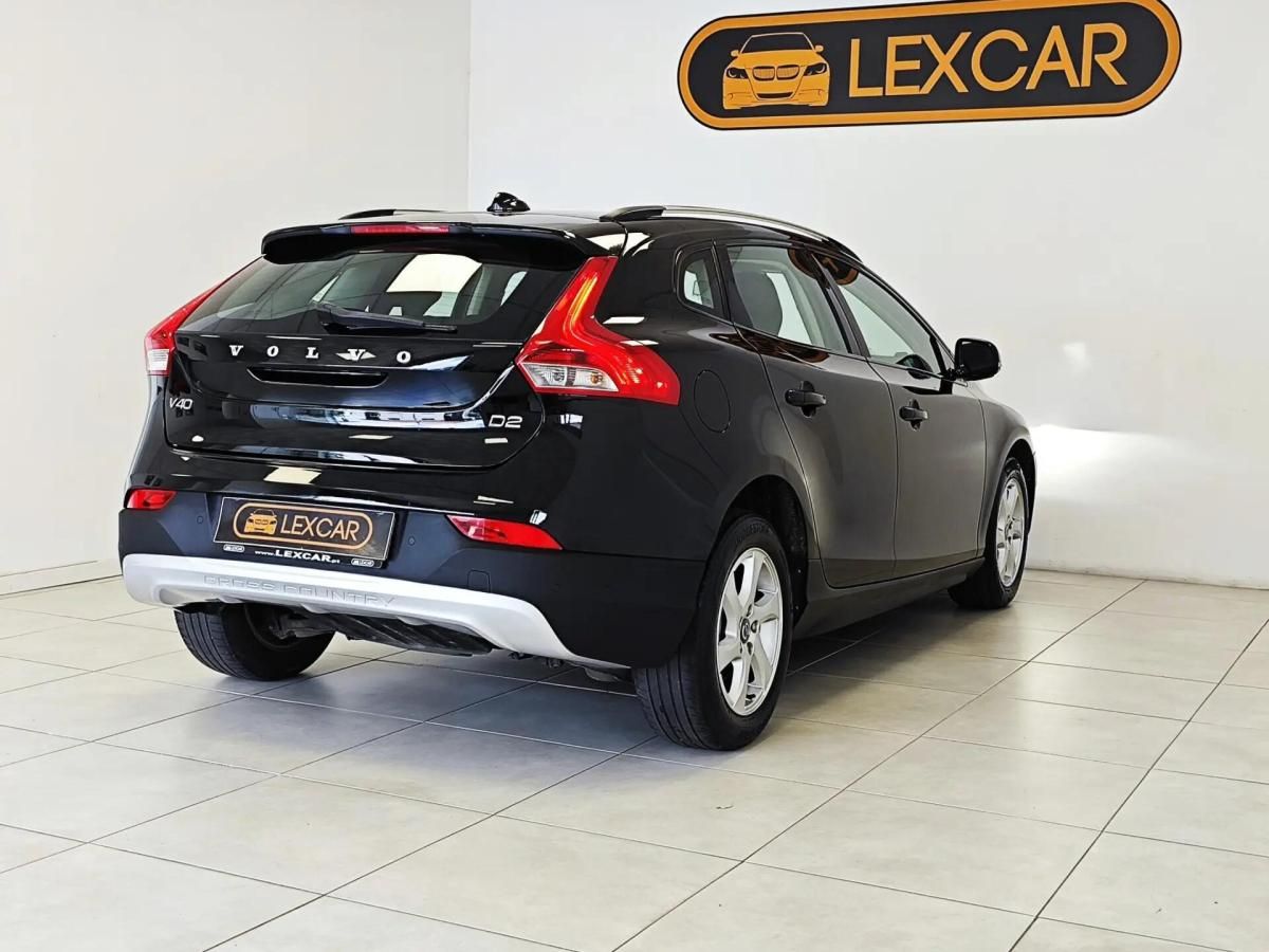 volvo-v40-cross-country-2014-diesel-1560cc