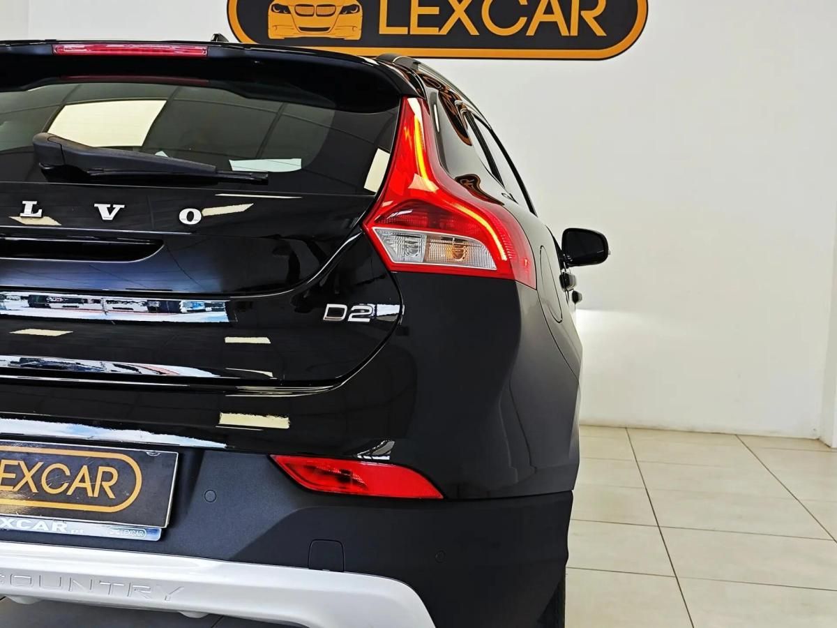 volvo-v40-cross-country-2014-diesel-1560cc