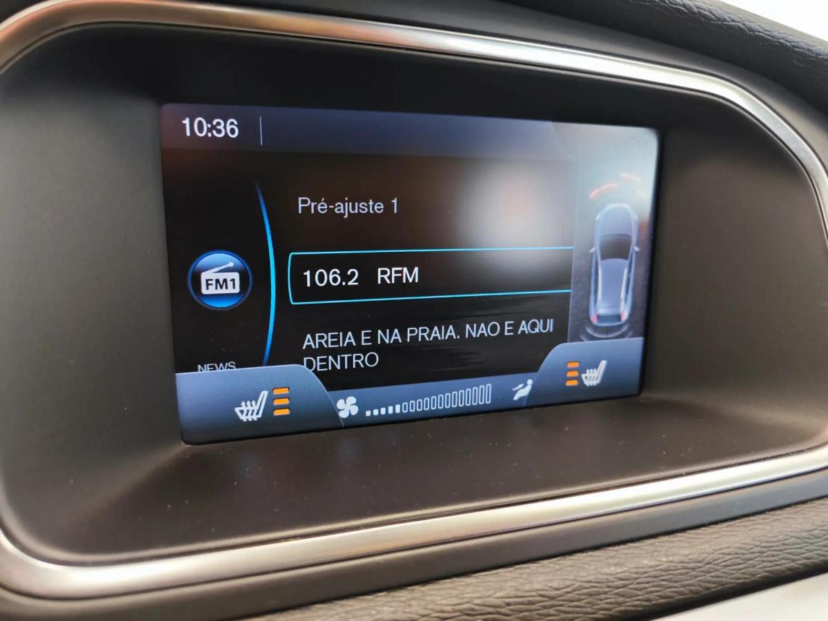 volvo-v40-cross-country-2014-diesel-1560cc