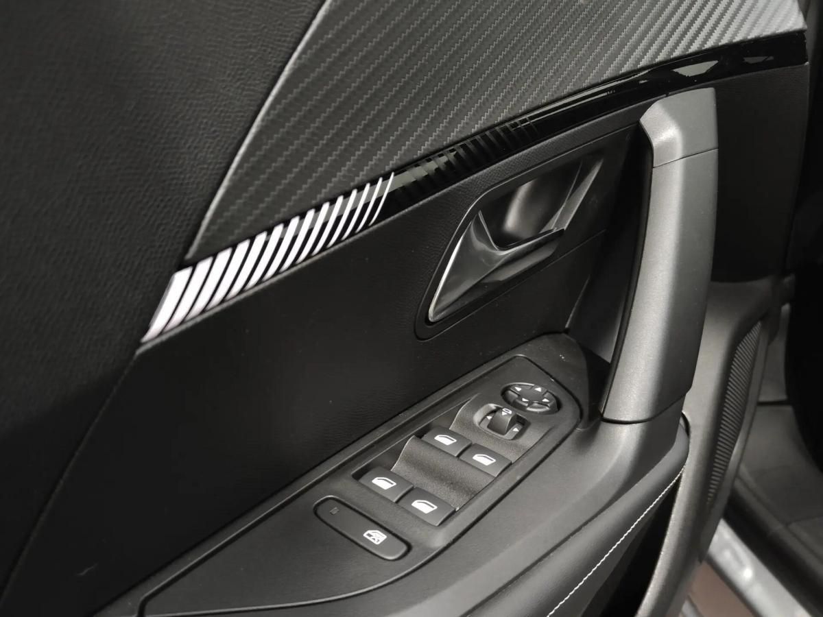 peugeot-e-2008-2025-eletrico-0cc