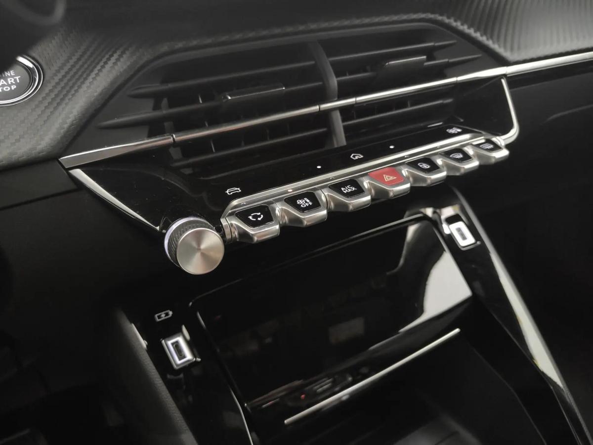 peugeot-e-2008-2025-eletrico-0cc