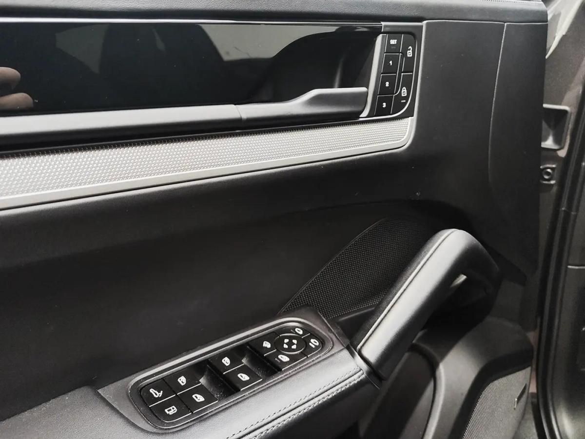porsche-cayenne-2025-hibrido-a-gasolina-2995cc