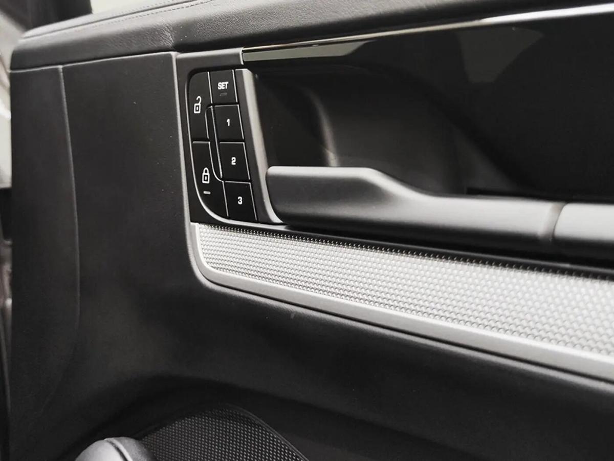 porsche-cayenne-2025-hibrido-a-gasolina-2995cc