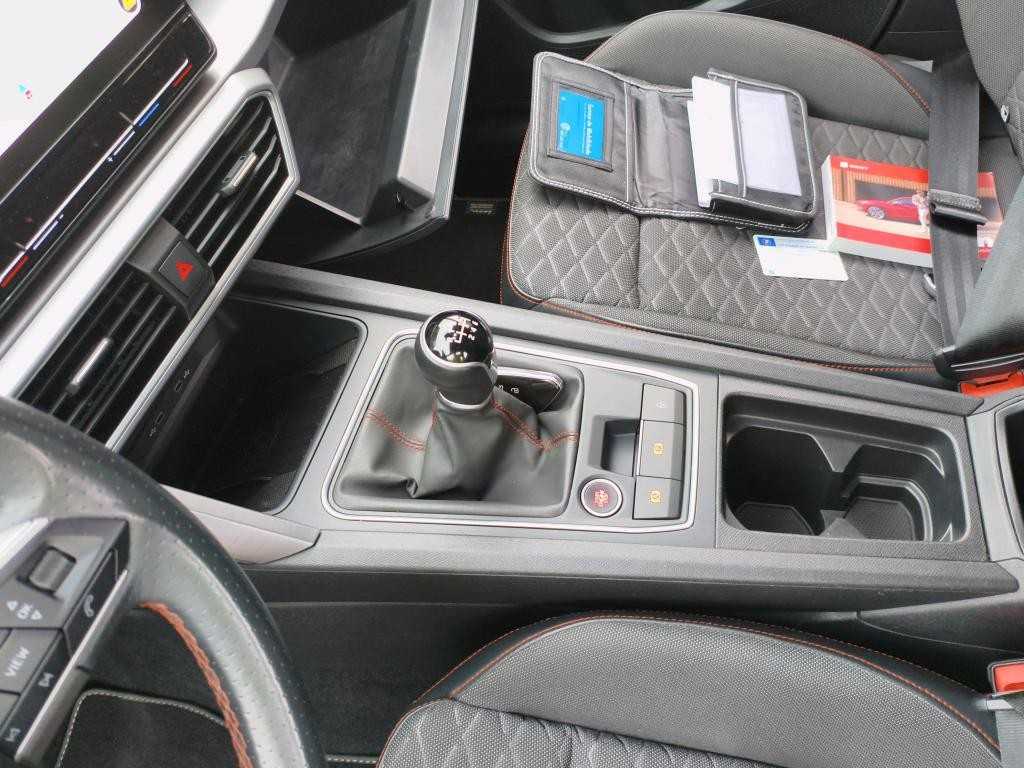 seat-leon-2022-diesel-2000cc