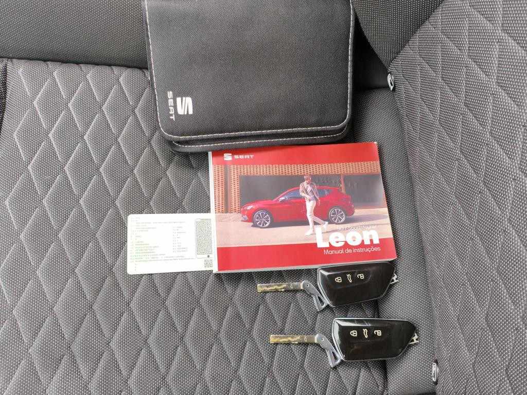 seat-leon-2022-diesel-2000cc