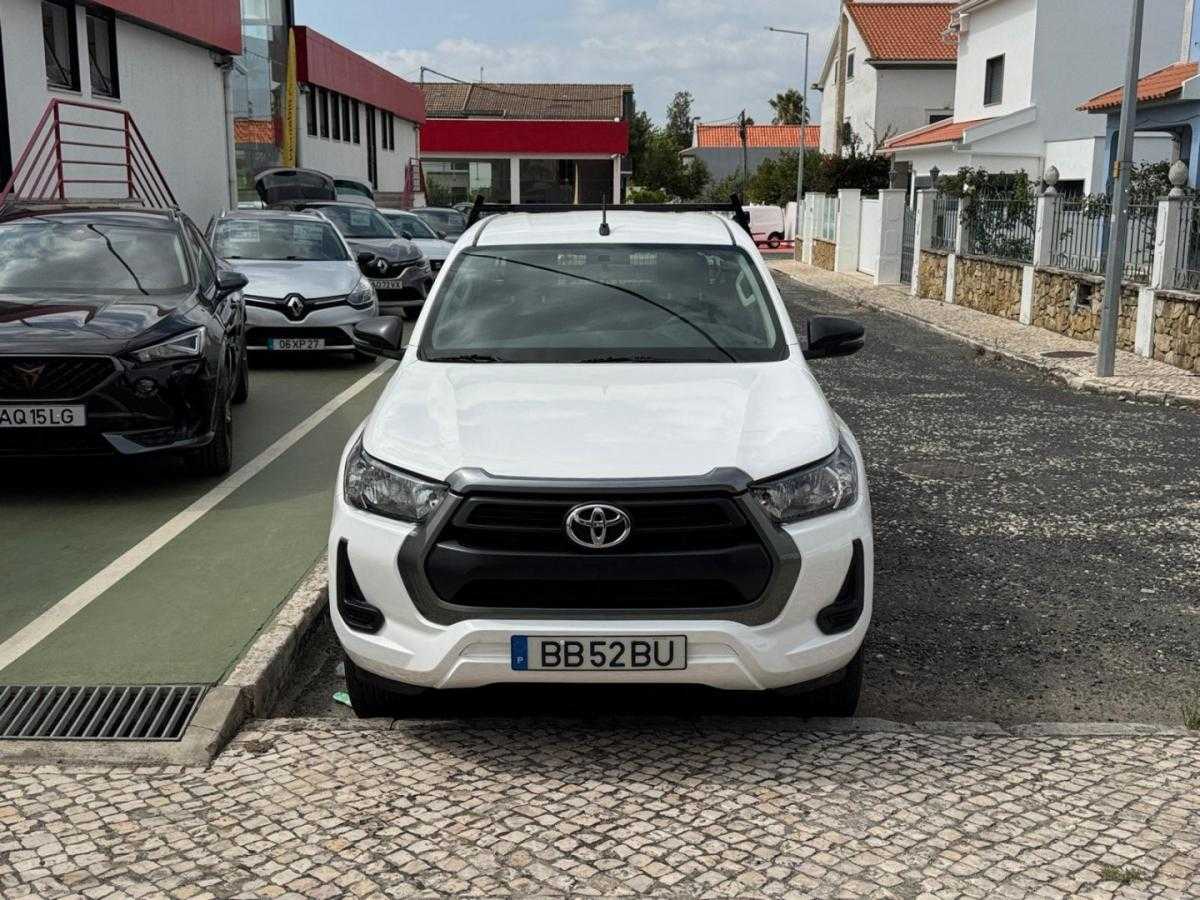 toyota-hilux-2023-diesel-2400cc