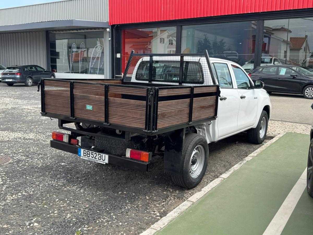 toyota-hilux-2023-diesel-2400cc