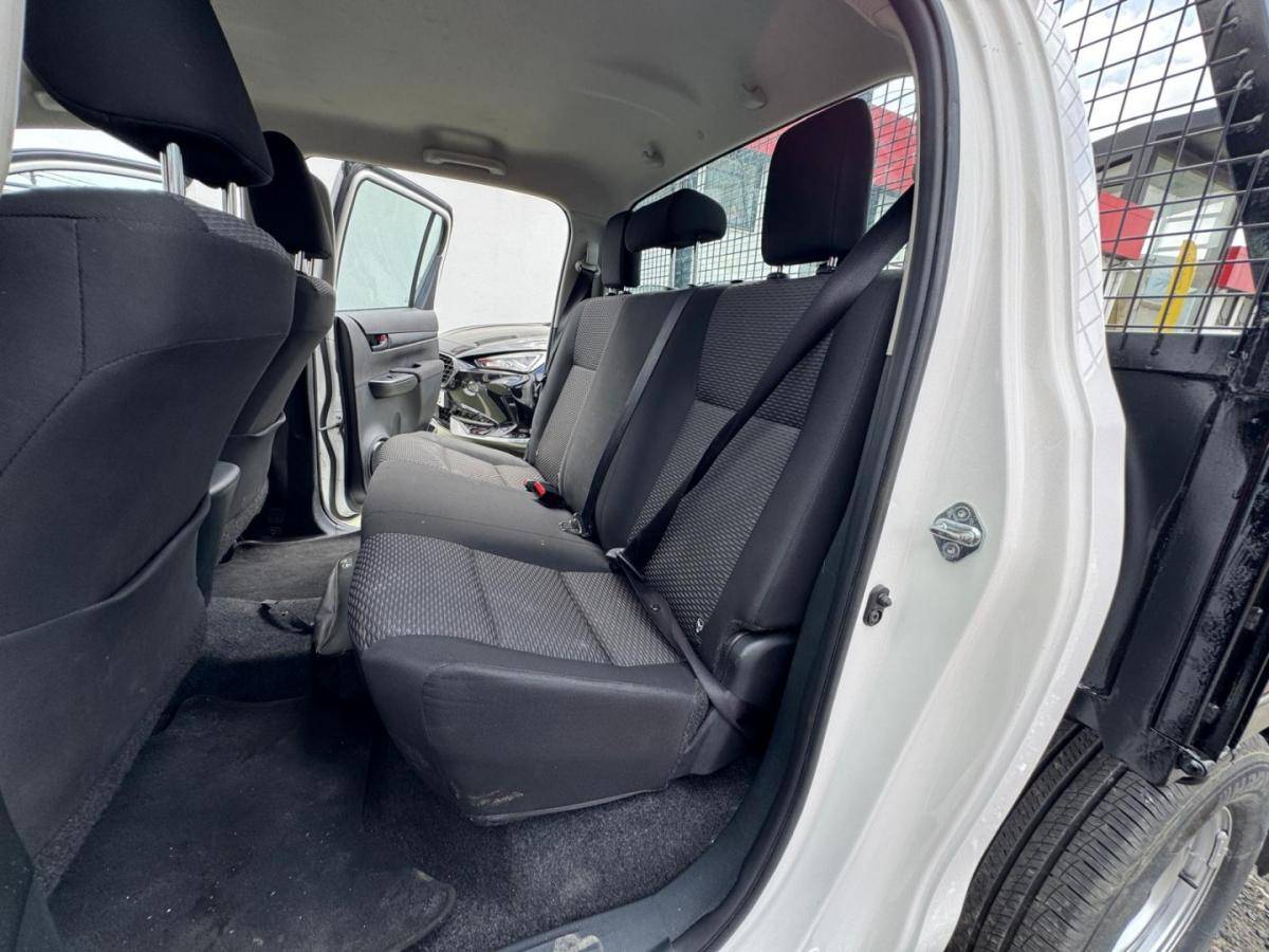 toyota-hilux-2023-diesel-2400cc