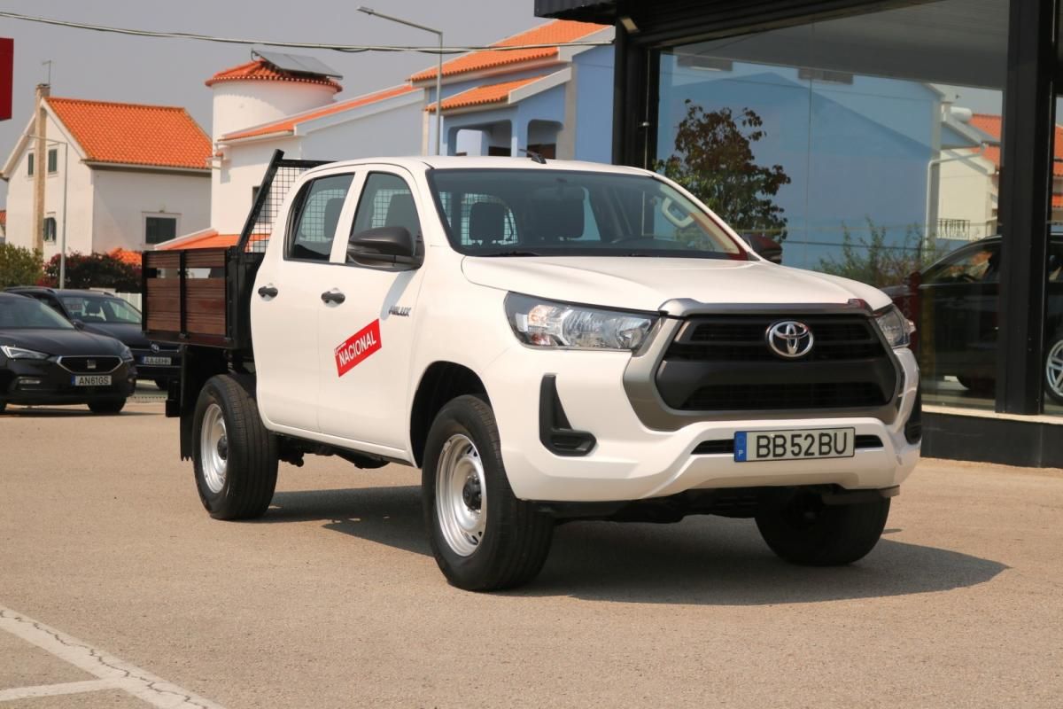 toyota-hilux-2023-diesel-2400cc