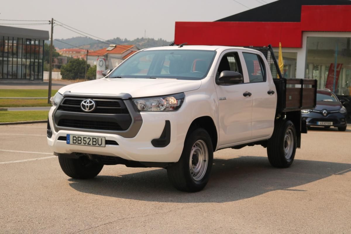 toyota-hilux-2023-diesel-2400cc