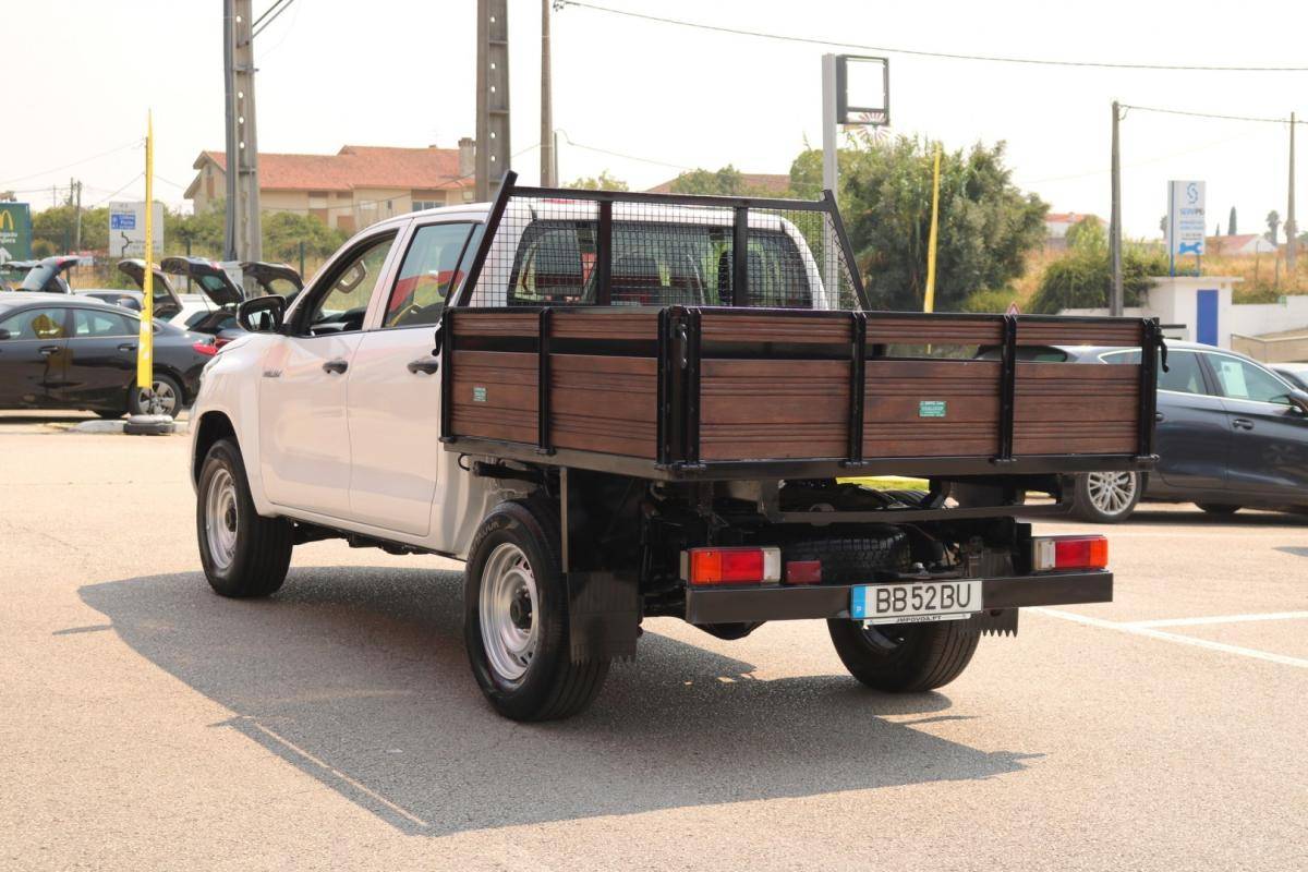 toyota-hilux-2023-diesel-2400cc
