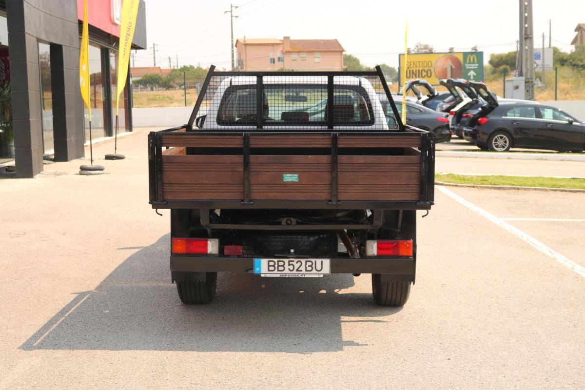 toyota-hilux-2023-diesel-2400cc