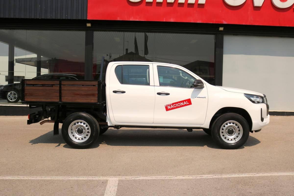 toyota-hilux-2023-diesel-2400cc