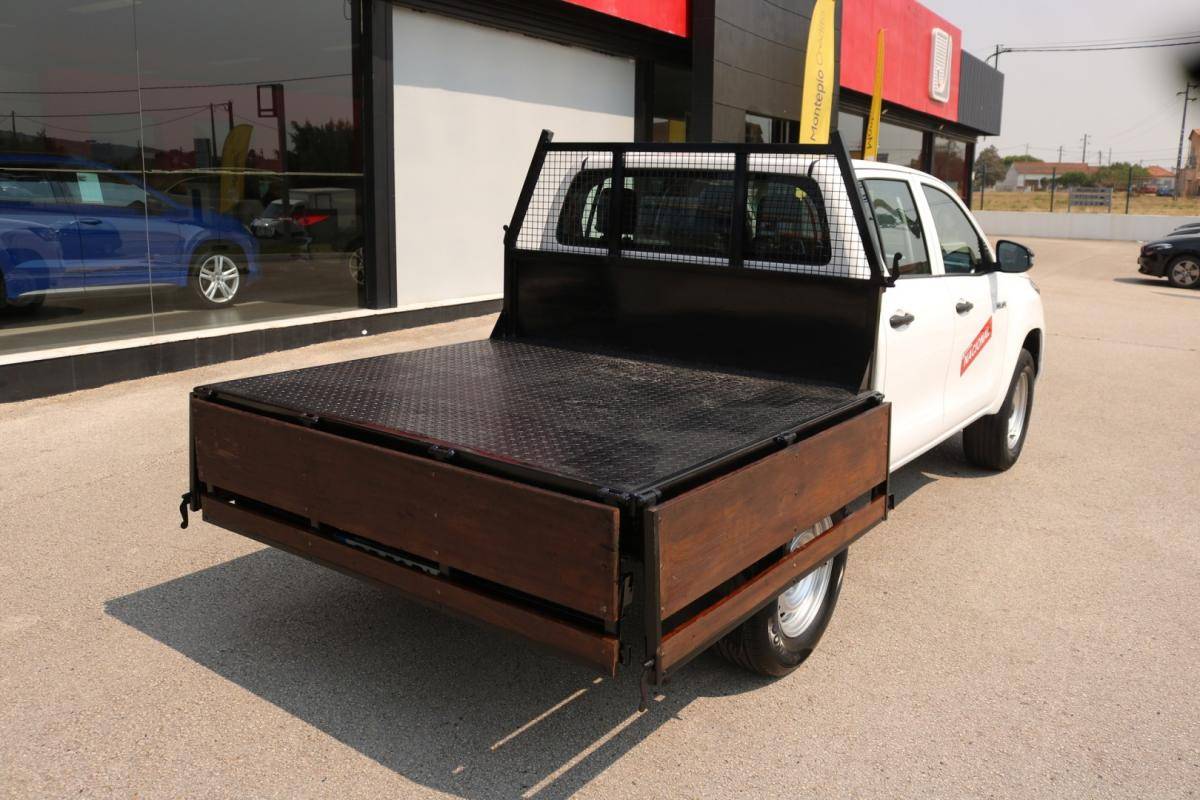 toyota-hilux-2023-diesel-2400cc
