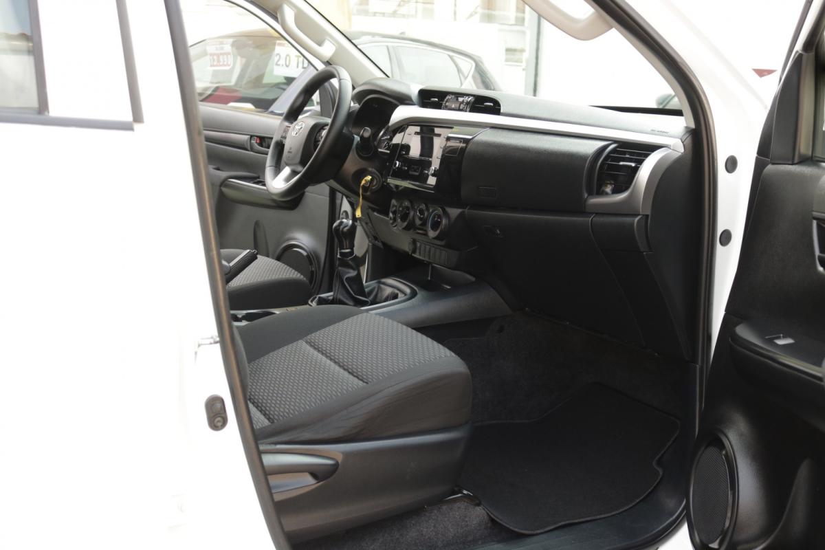 toyota-hilux-2023-diesel-2400cc