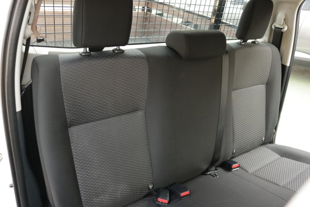 toyota-hilux-2023-diesel-2400cc
