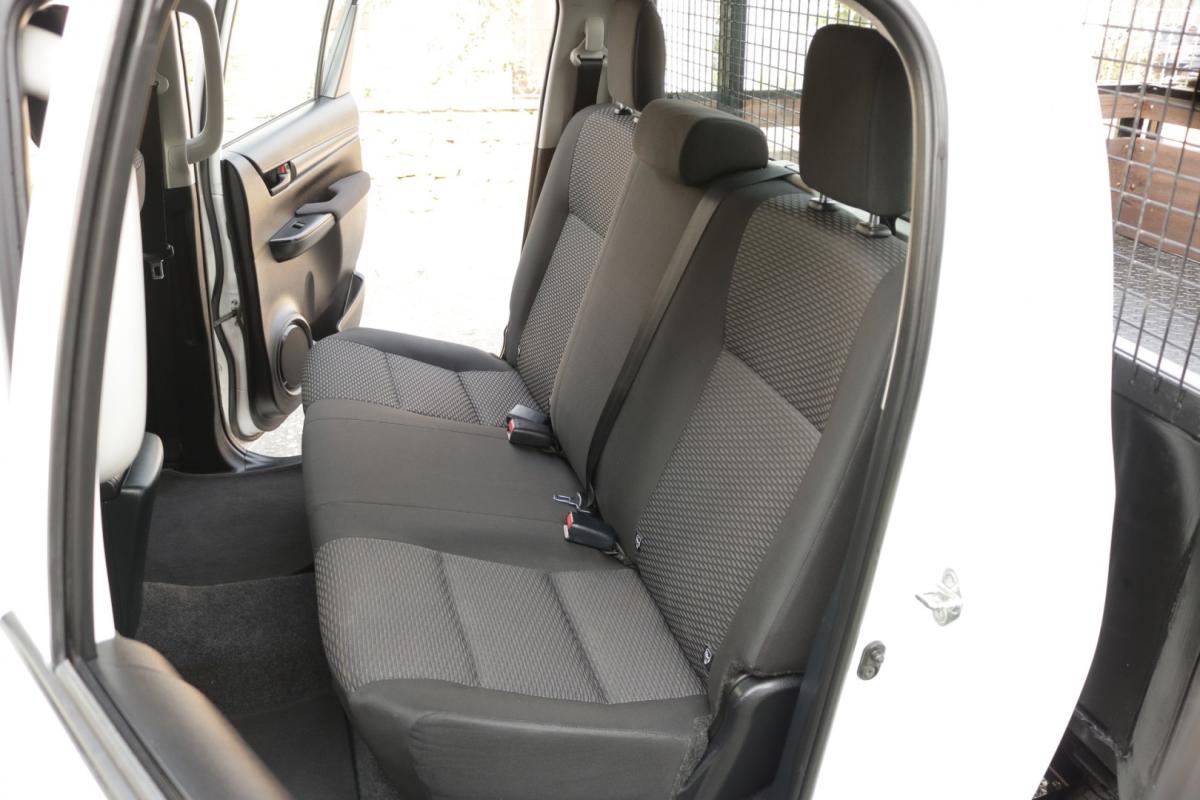 toyota-hilux-2023-diesel-2400cc