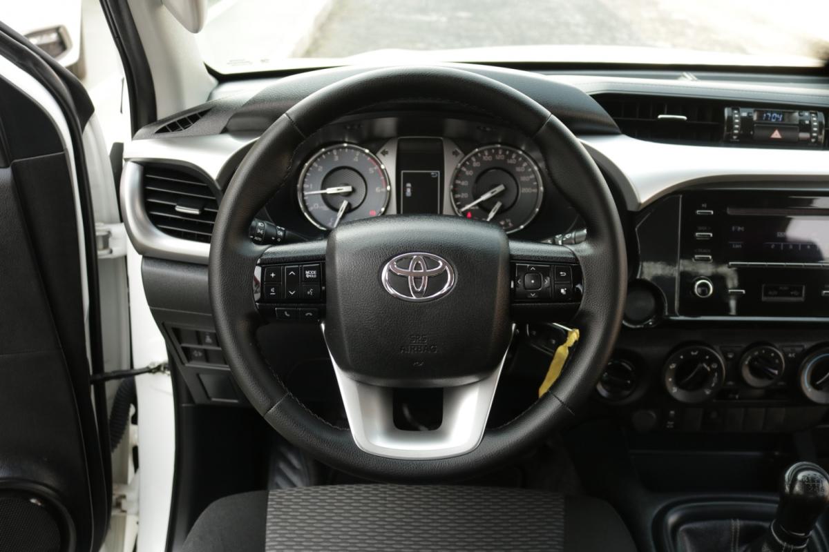 toyota-hilux-2023-diesel-2400cc