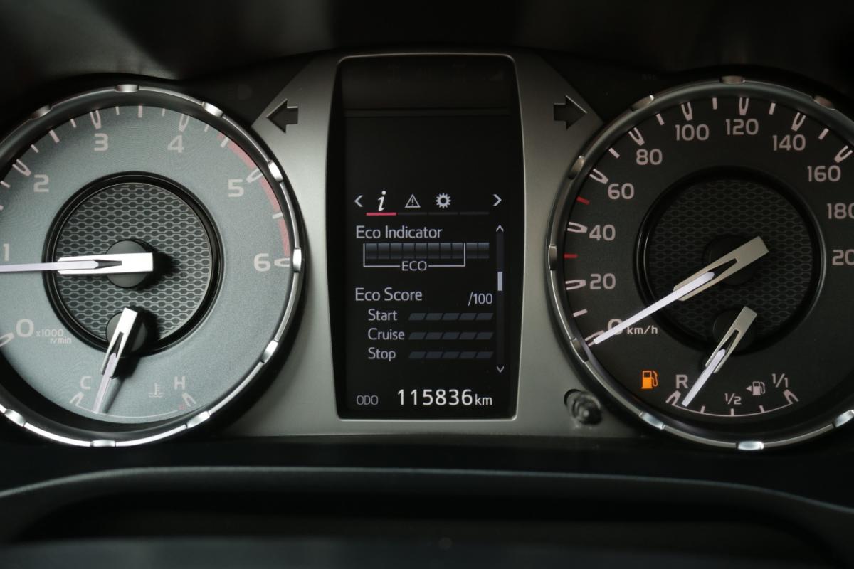 toyota-hilux-2023-diesel-2400cc
