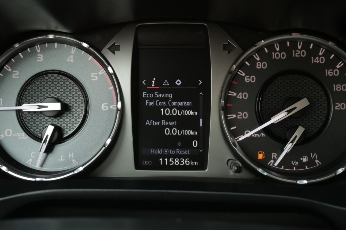 toyota-hilux-2023-diesel-2400cc
