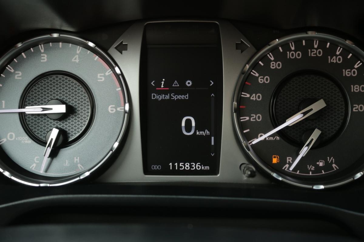toyota-hilux-2023-diesel-2400cc