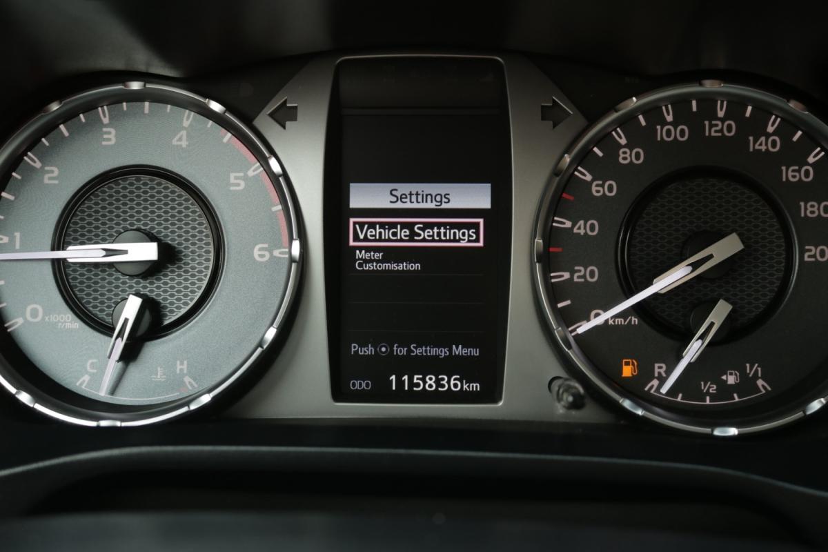 toyota-hilux-2023-diesel-2400cc