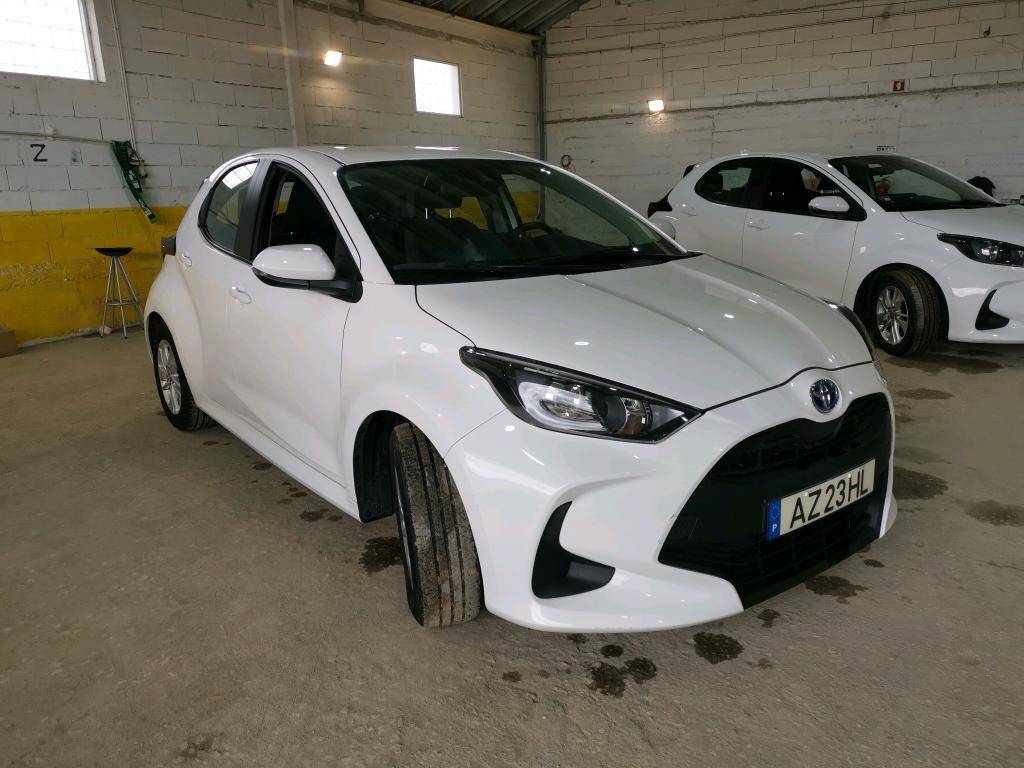 toyota-yaris-2023-hibrido-1500cc