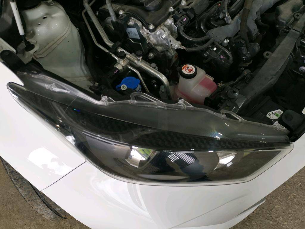 toyota-yaris-2023-hibrido-1500cc