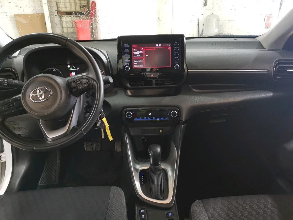 toyota-yaris-2023-hibrido-1500cc