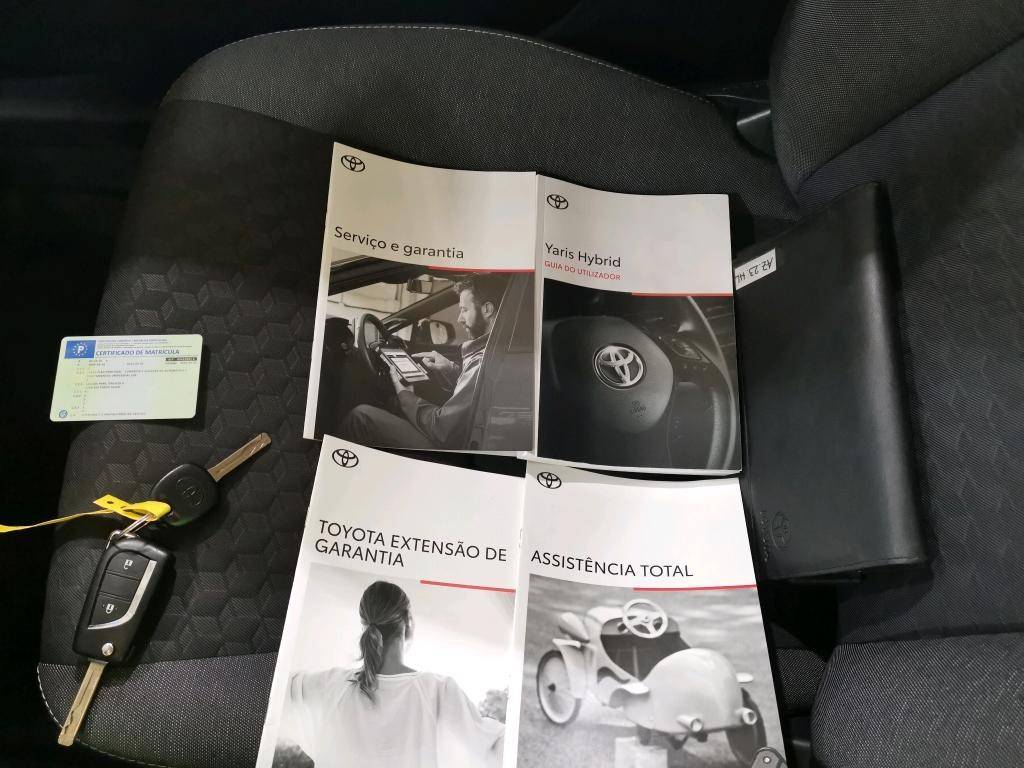 toyota-yaris-2023-hibrido-1500cc