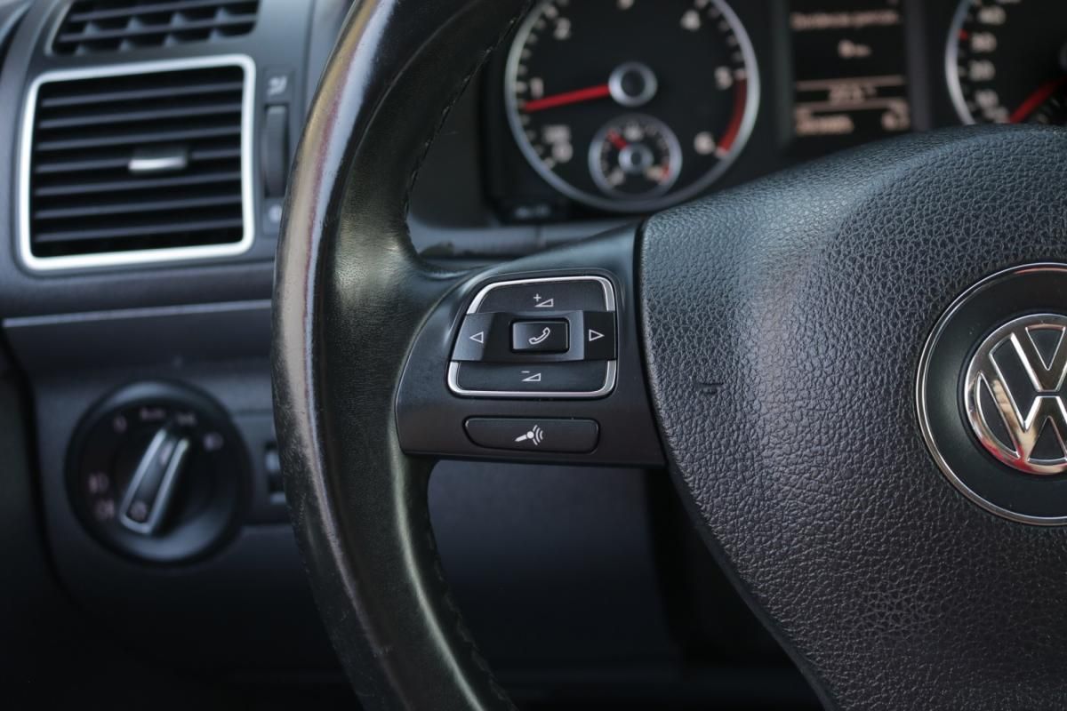 volkswagen-touran-2014-diesel-1600cc