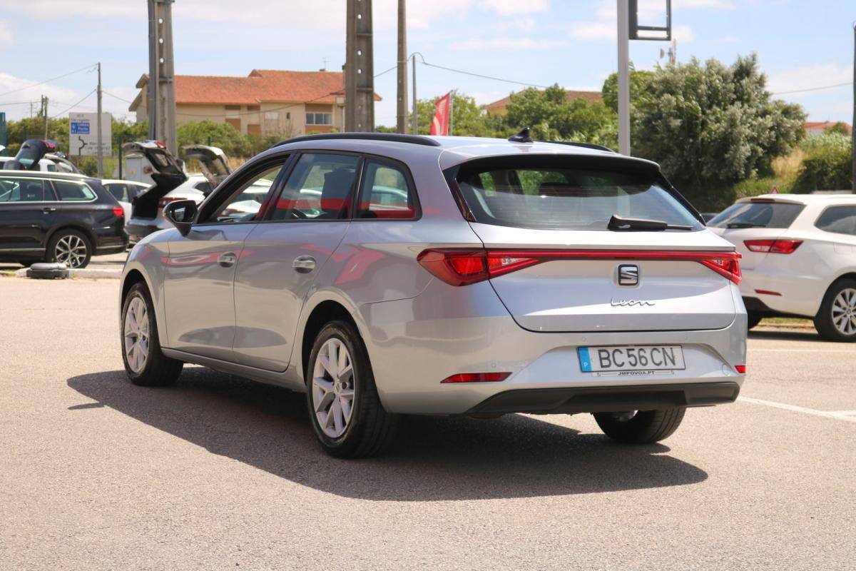 seat-leon-st-2023-diesel-2000cc