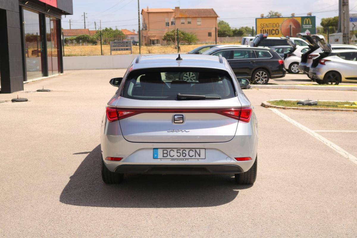 seat-leon-st-2023-diesel-2000cc